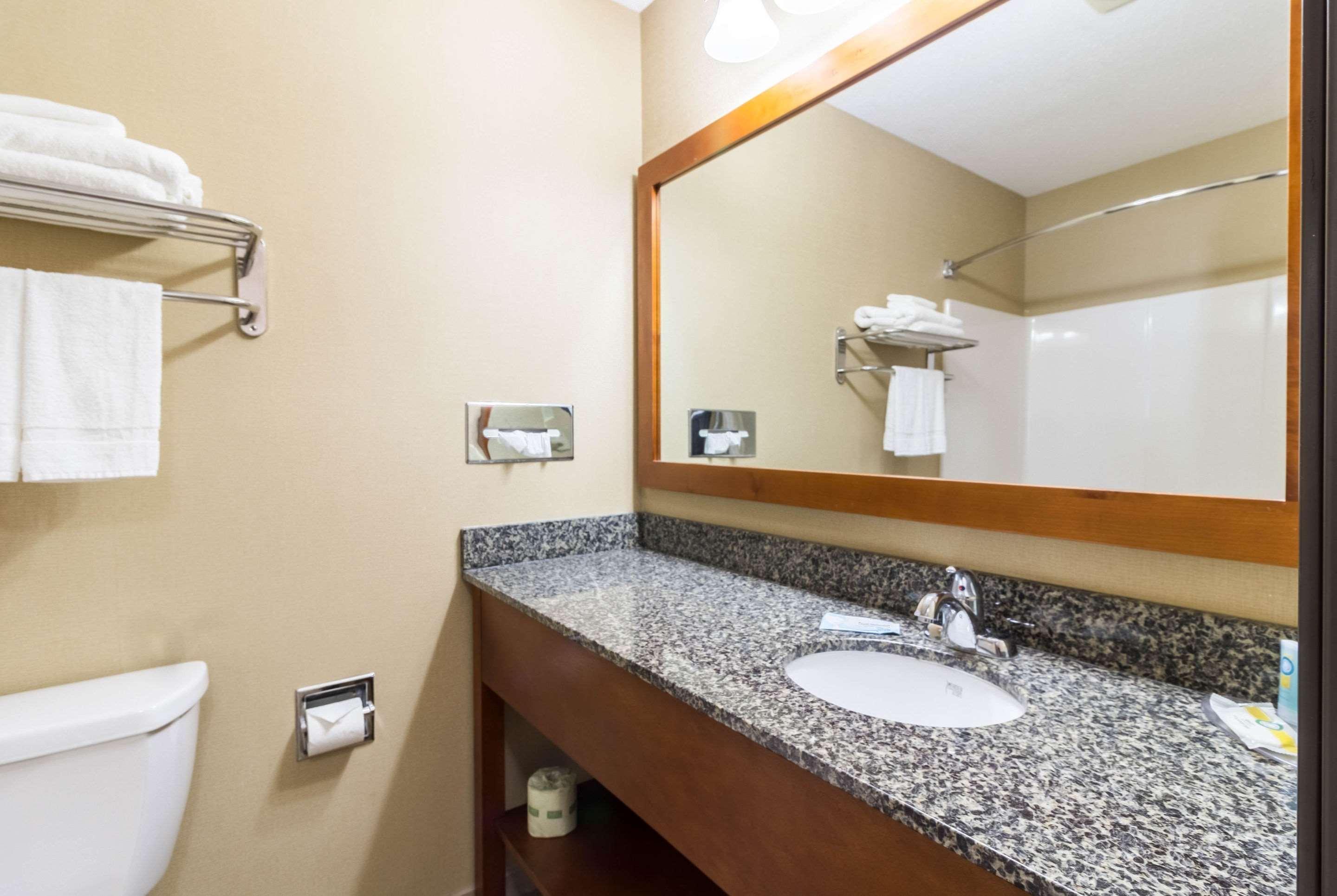 Quality Inn Marshall Mn Near University Εξωτερικό φωτογραφία